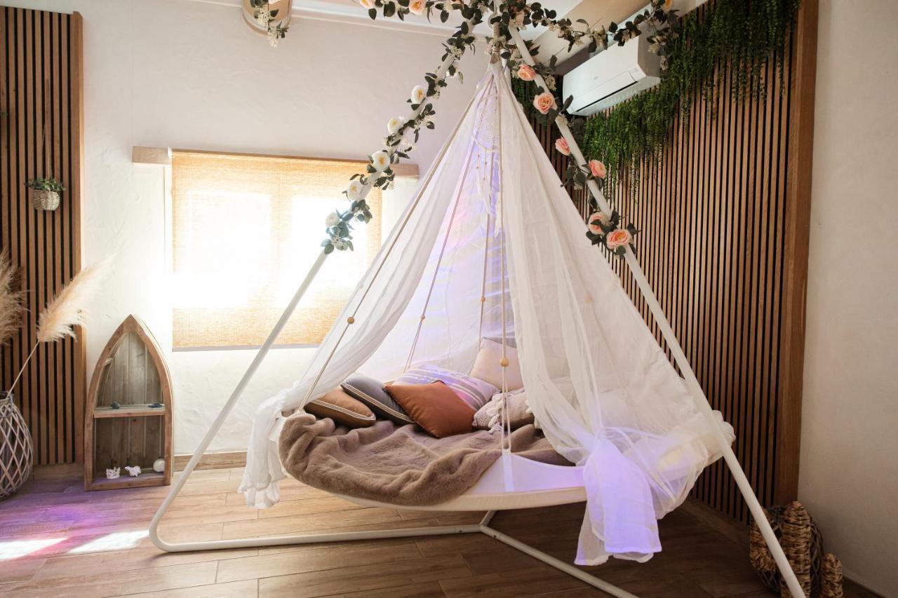 Abri Cosy - Suite Romantique En Camargue Saint-Gilles  Buitenkant foto