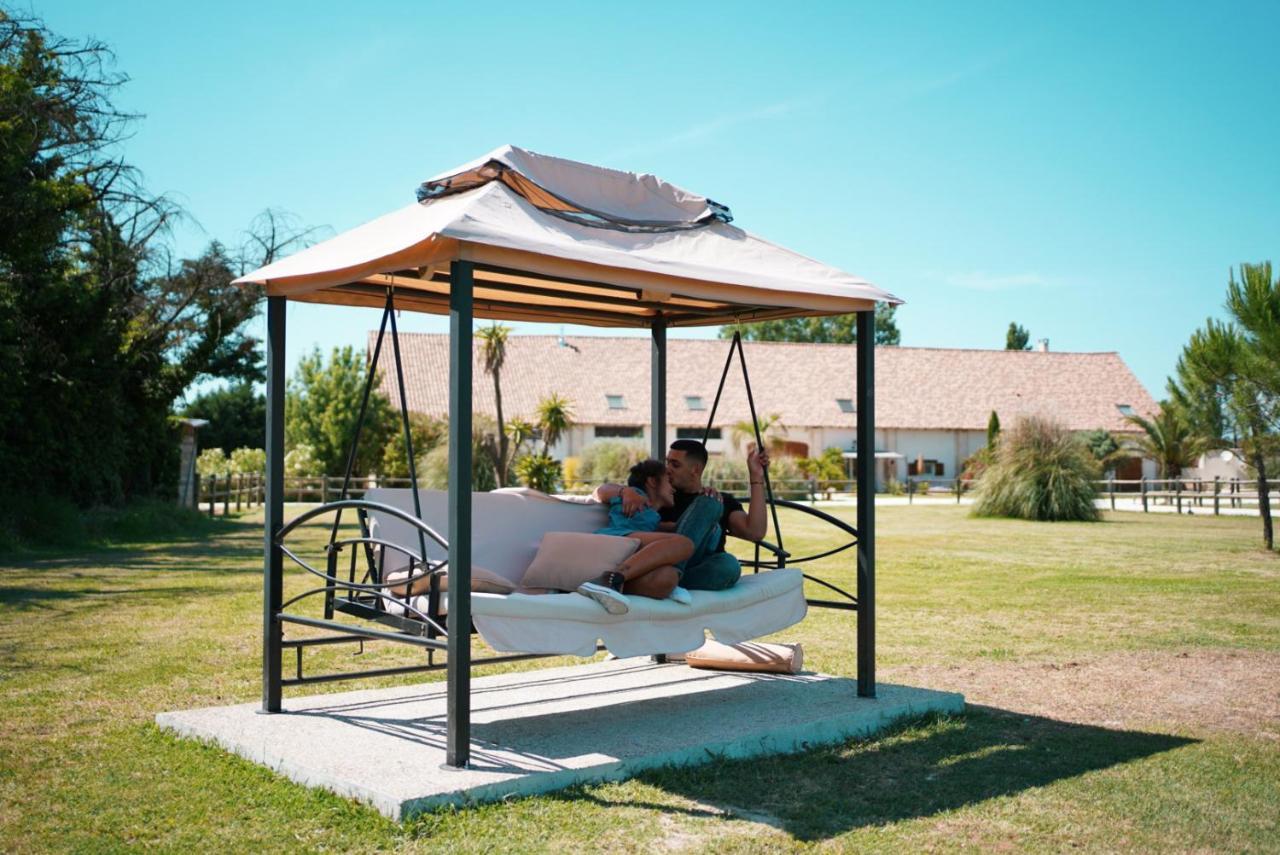 Abri Cosy - Suite Romantique En Camargue Saint-Gilles  Buitenkant foto