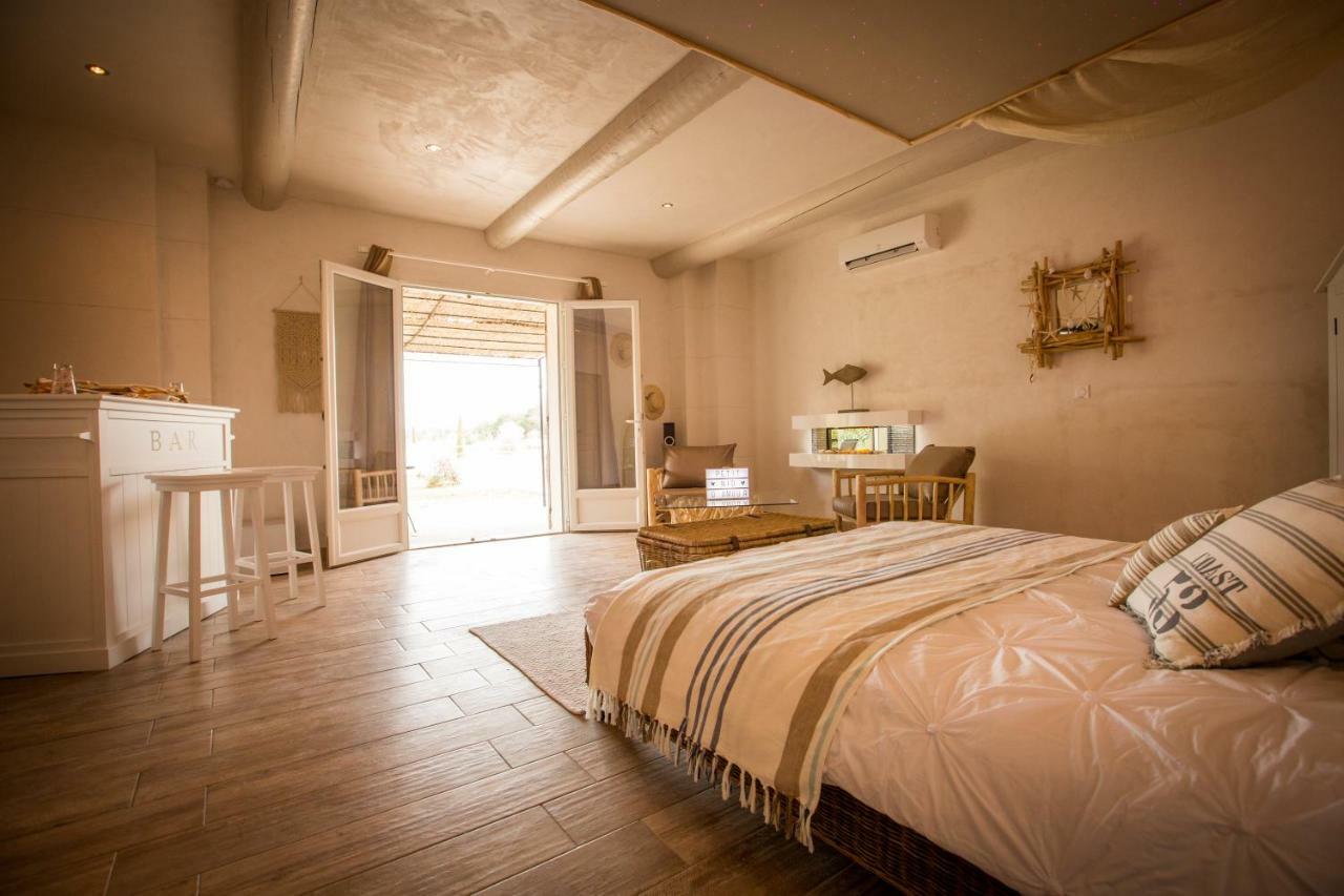 Abri Cosy - Suite Romantique En Camargue Saint-Gilles  Buitenkant foto